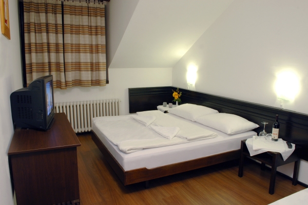 Hotel Komovi (Berane)